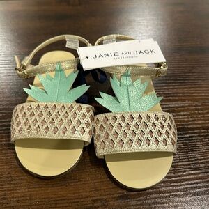 Size 10 toddler Pineapple sandals
